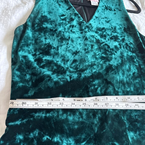 Crushed green velvet party dress - Picture 6 of 7
